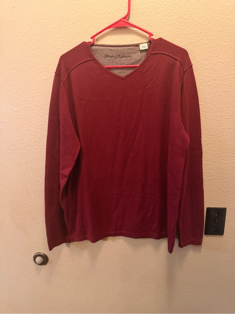 Tommy Bahama Men's Burgundy V-Neck Sweater